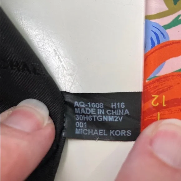 Michael Kors Ginny Medium Messenger Crossbody‎ MK Signature Bag 30H6TGNM2V Black - Picture 8 of 16